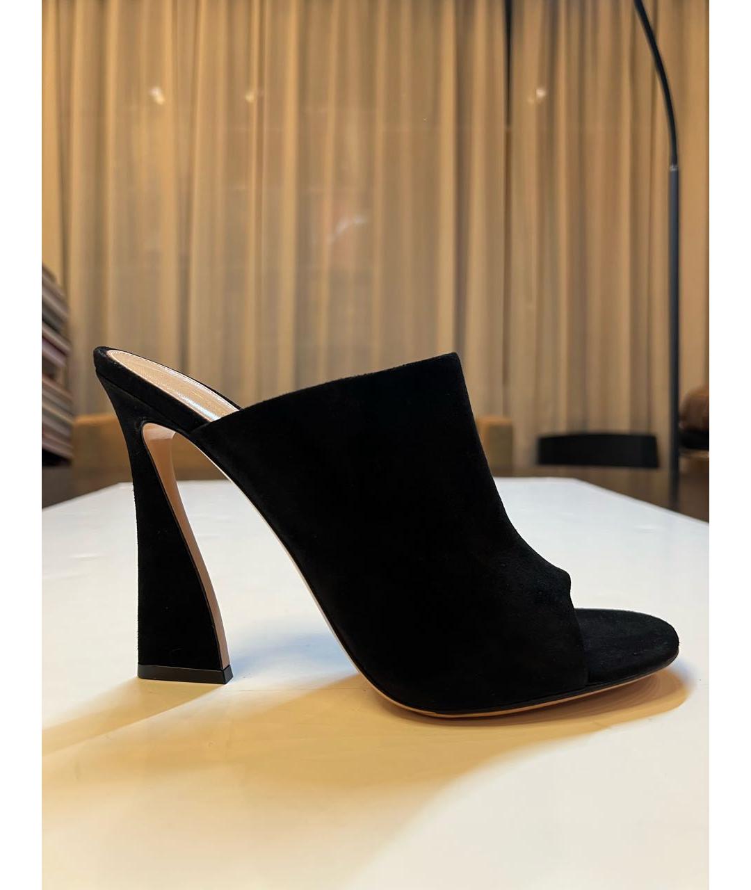 GIANVITO ROSSI Черные замшевые мюли, фото 7