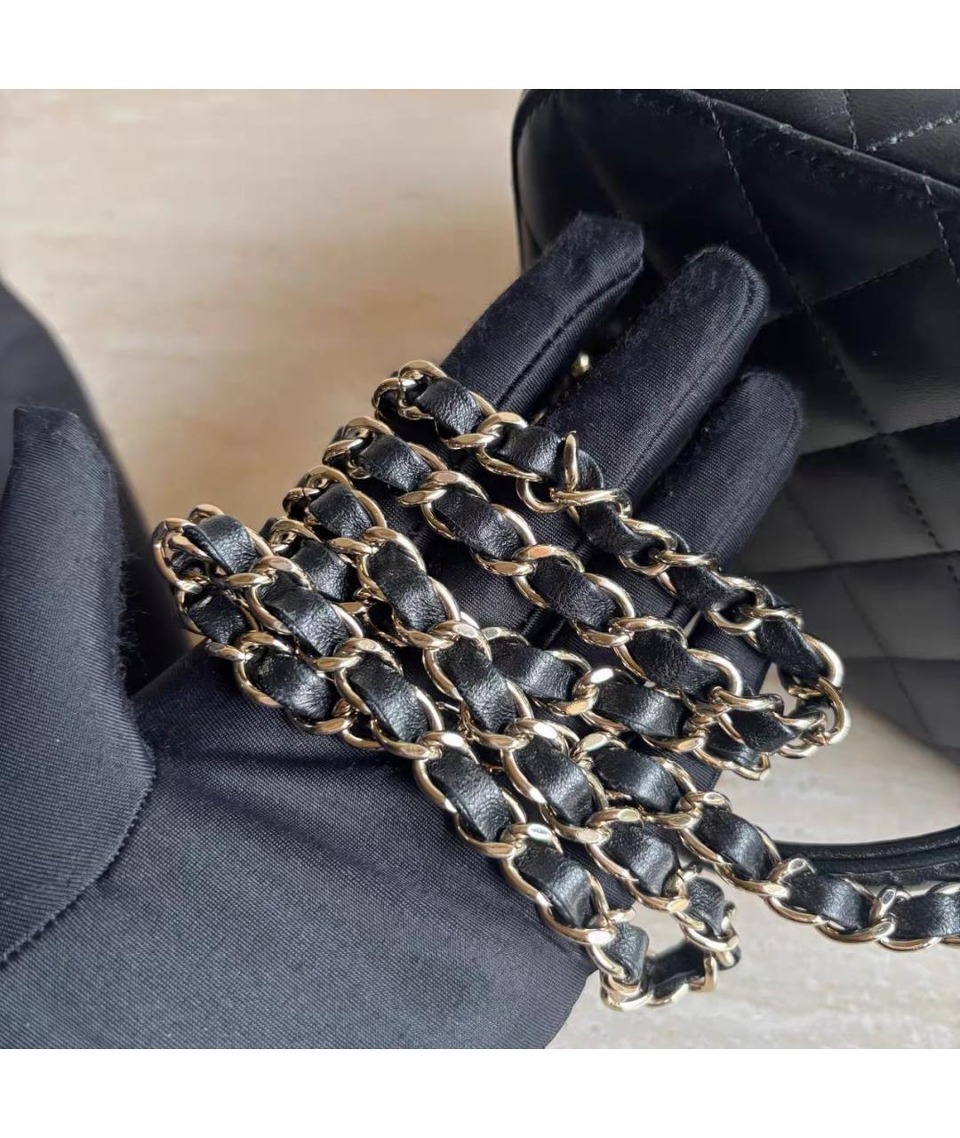 CHANEL Черная кожаная сумка с короткими ручками, фото 6