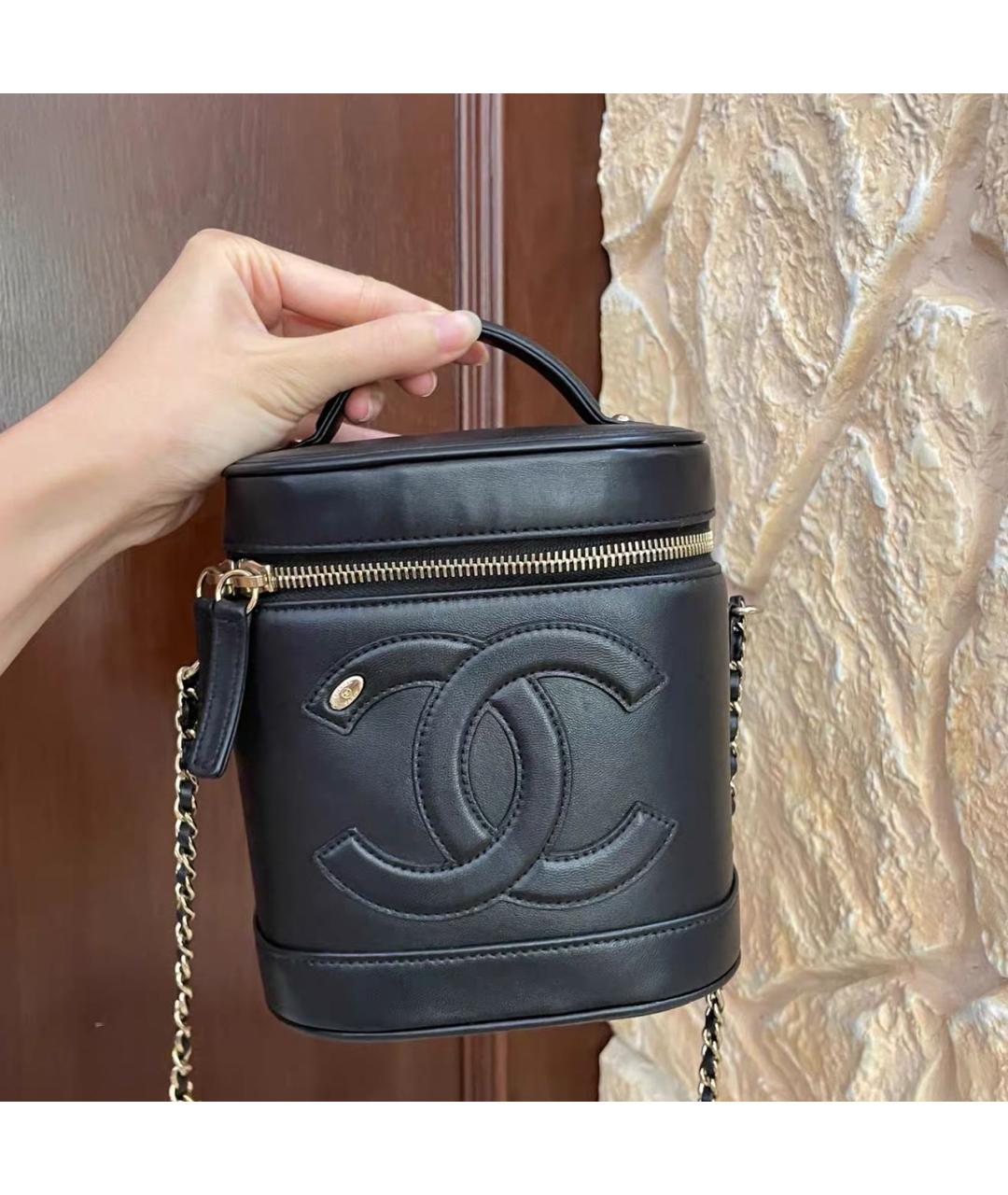 CHANEL Черная кожаная сумка с короткими ручками, фото 8