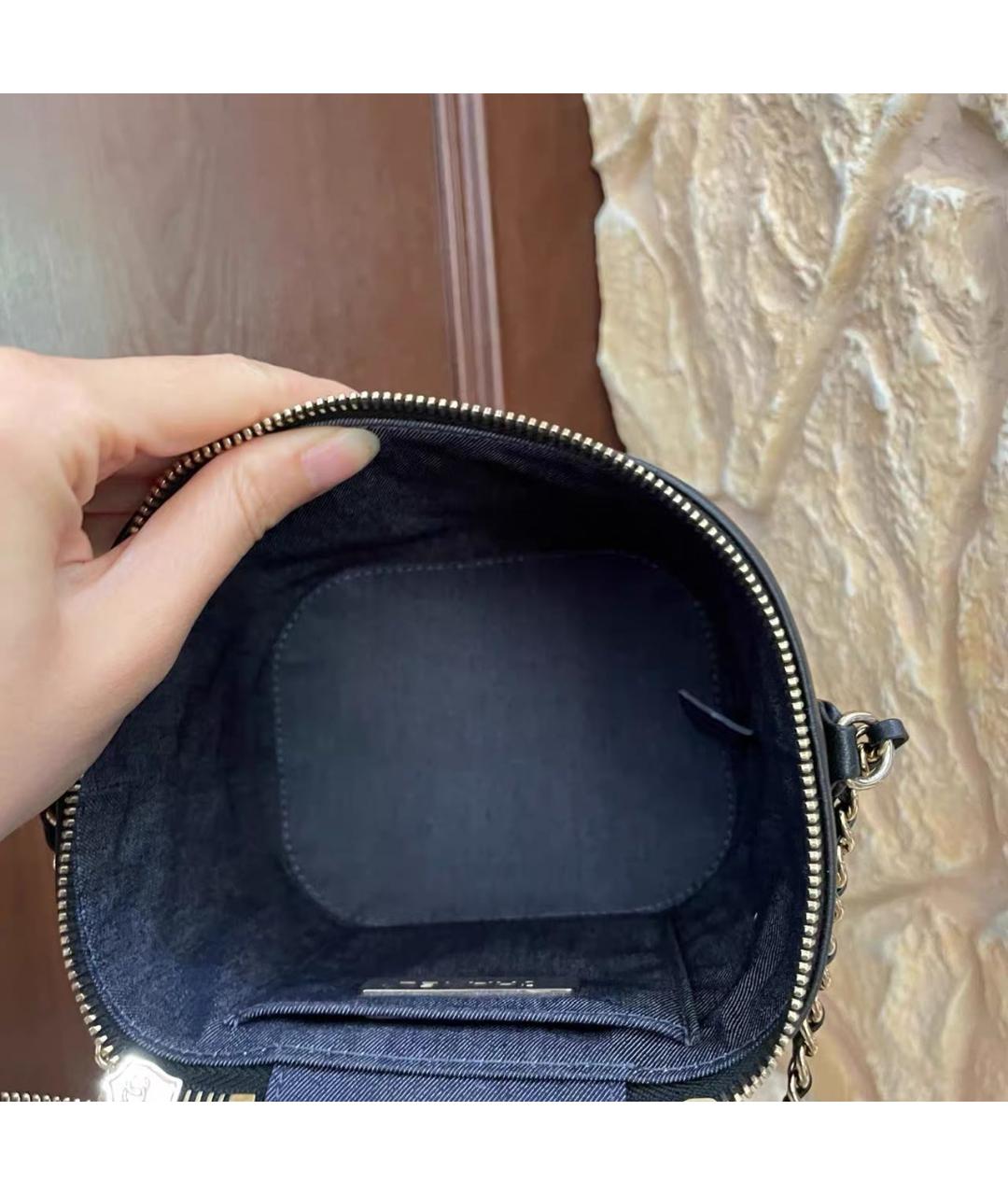 CHANEL Черная кожаная сумка с короткими ручками, фото 7