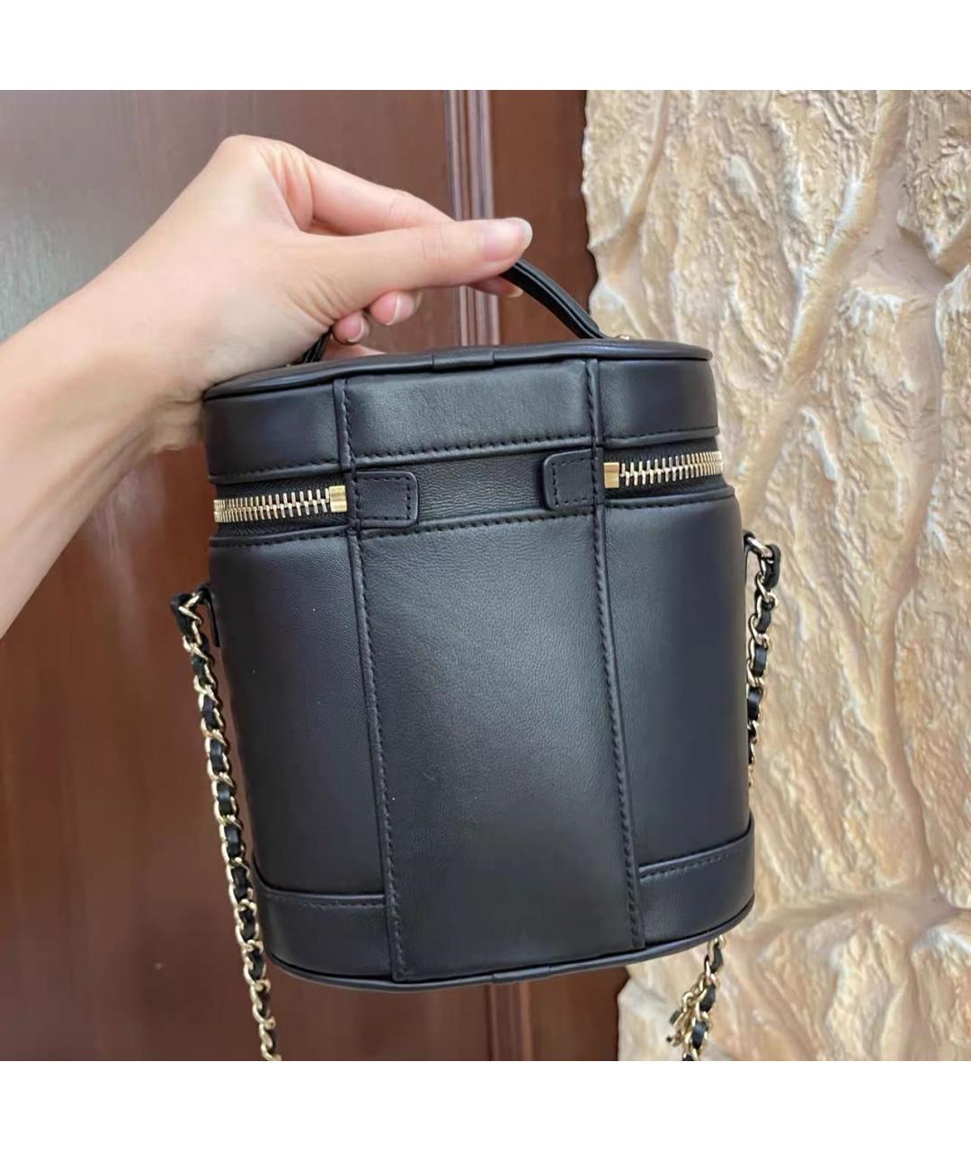 CHANEL Черная кожаная сумка с короткими ручками, фото 2