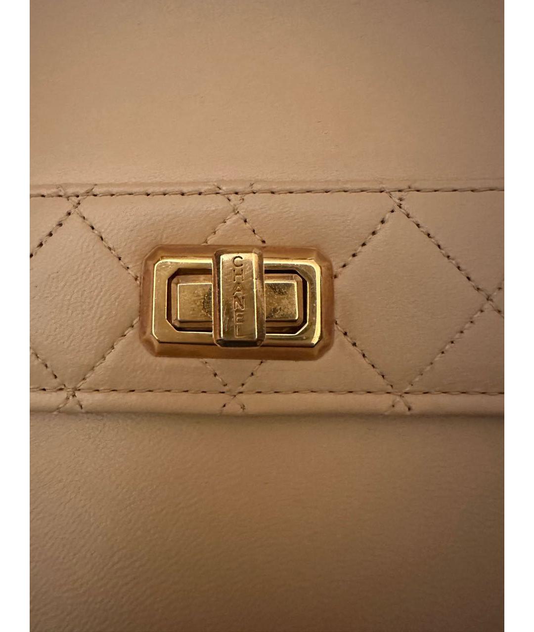 CHANEL Бежевая кожаная сумка через плечо, фото 6