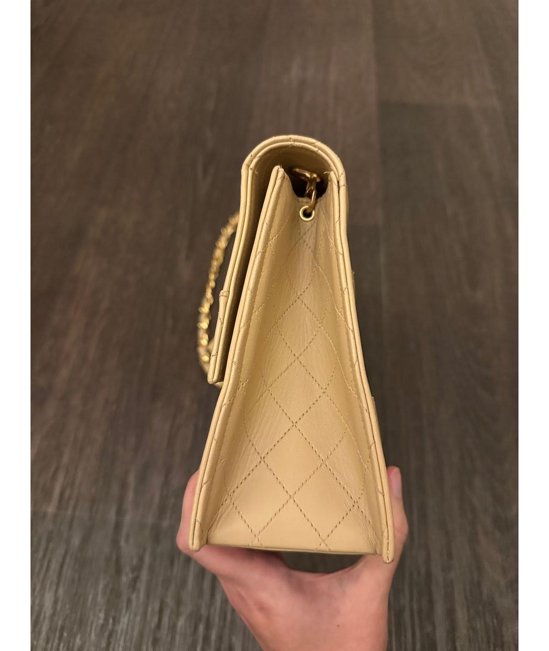 CHANEL Бежевая кожаная сумка через плечо, фото 4