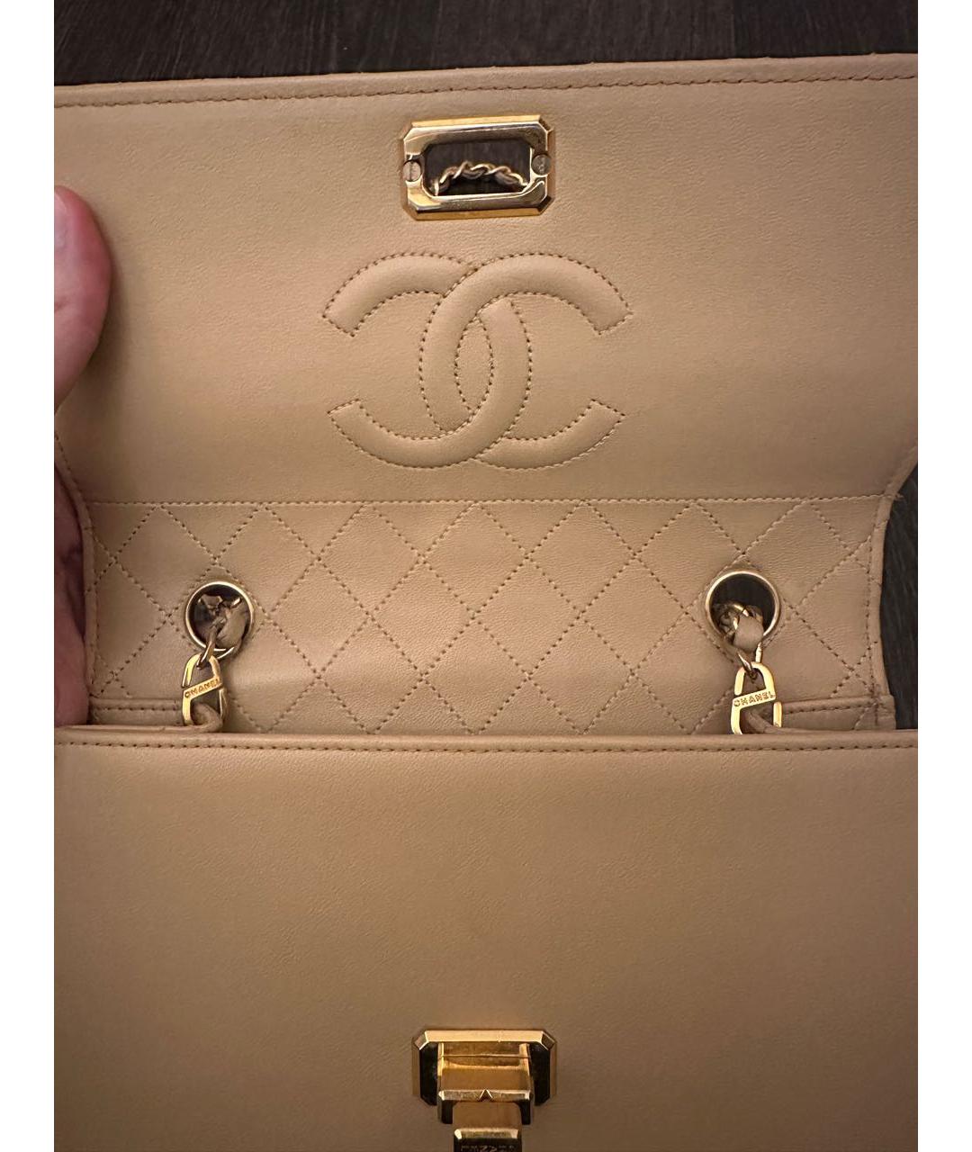 CHANEL Бежевая кожаная сумка через плечо, фото 8