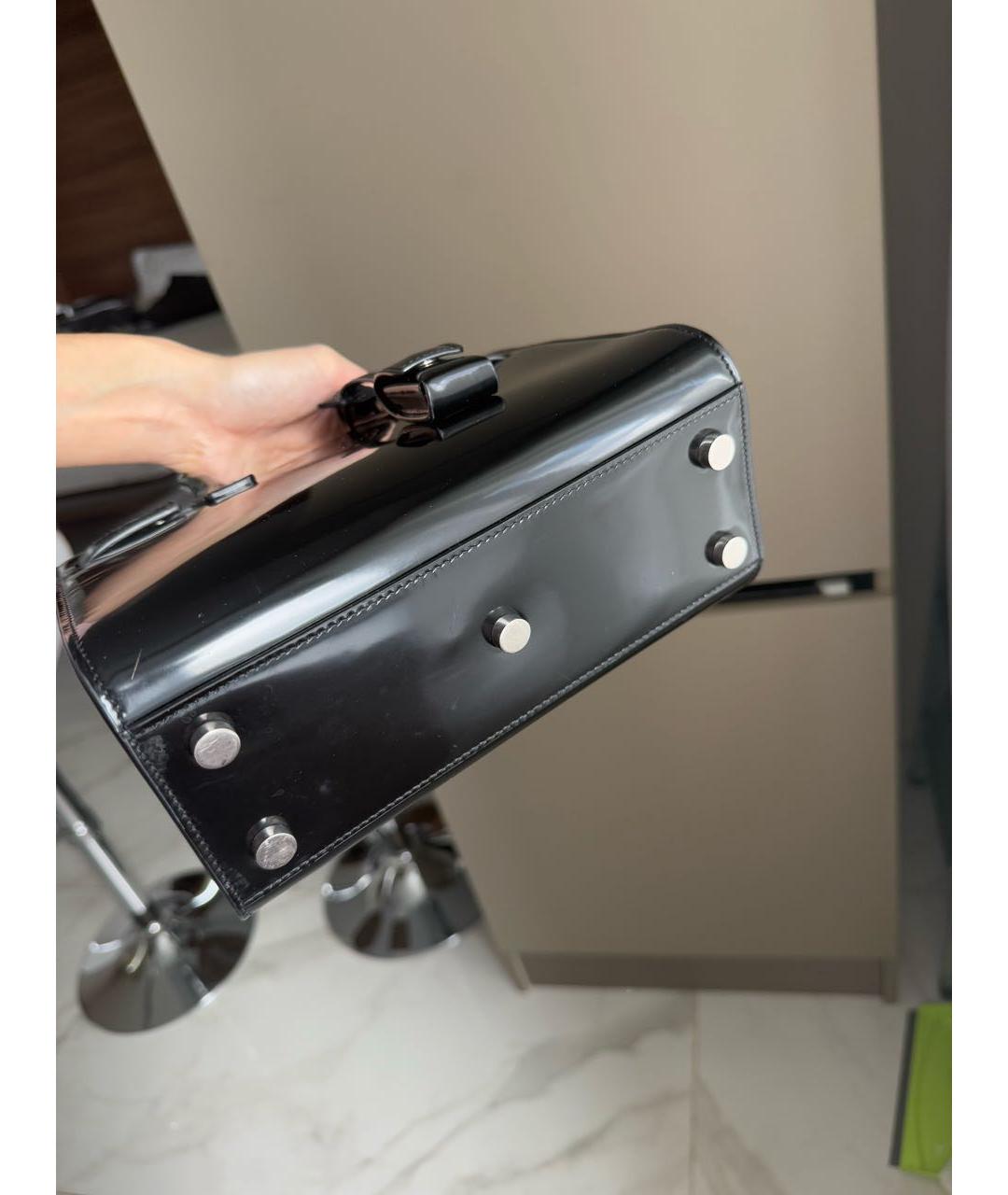 SAINT LAURENT Черная сумка с короткими ручками из лакированной кожи, фото 7