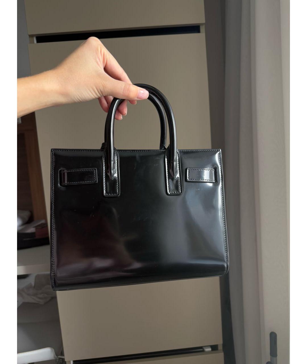 SAINT LAURENT Черная сумка с короткими ручками из лакированной кожи, фото 3