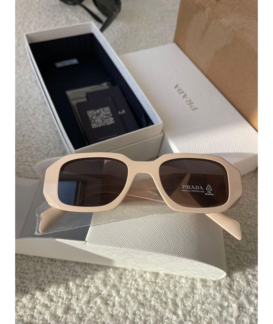 PRADA Бежевые пластиковые солнцезащитные очки, фото 2