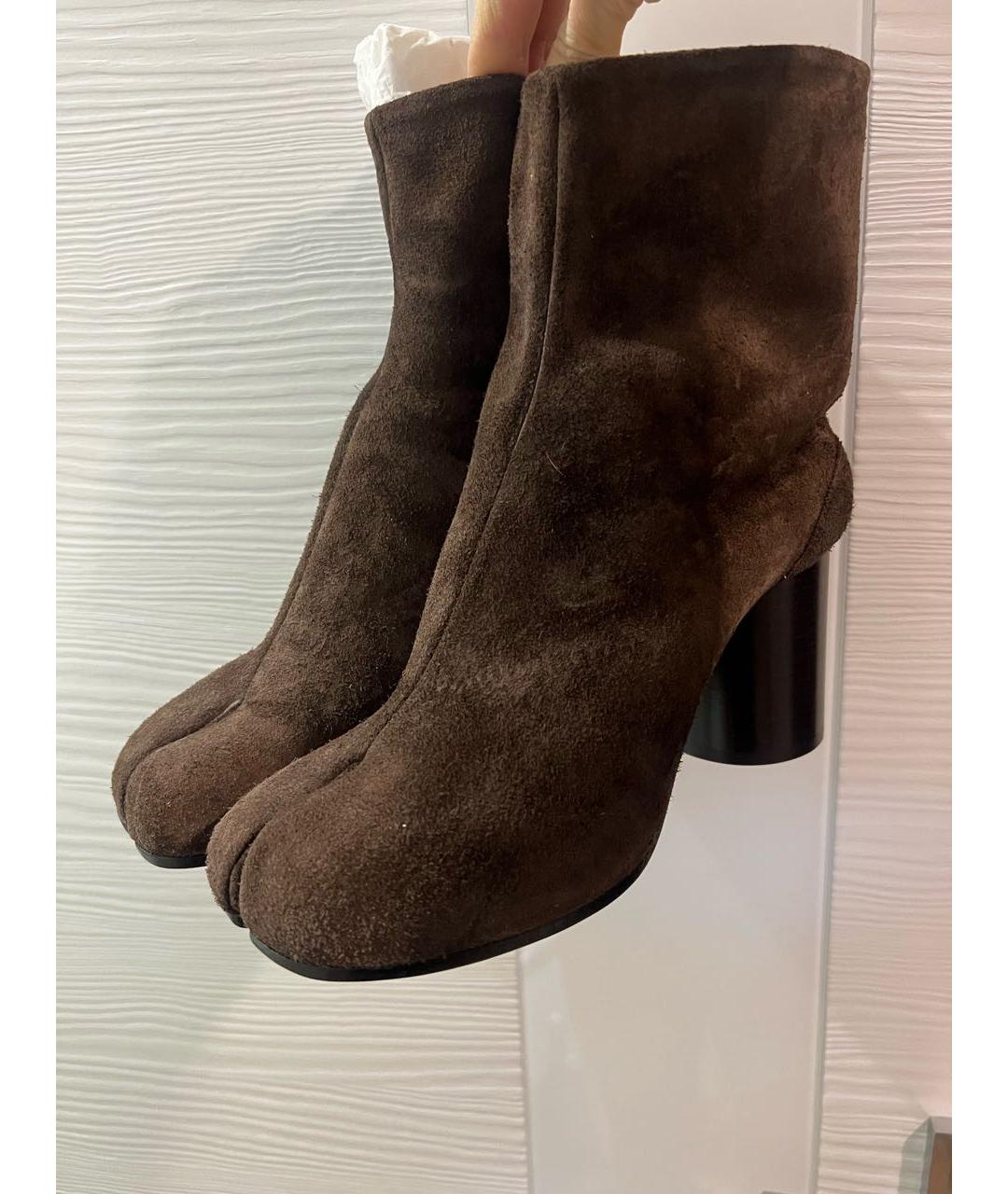 MAISON MARGIELA Коричневые замшевые ботильоны, фото 2