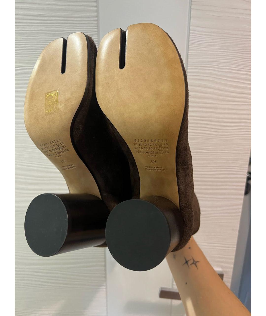 MAISON MARGIELA Коричневые замшевые ботильоны, фото 5