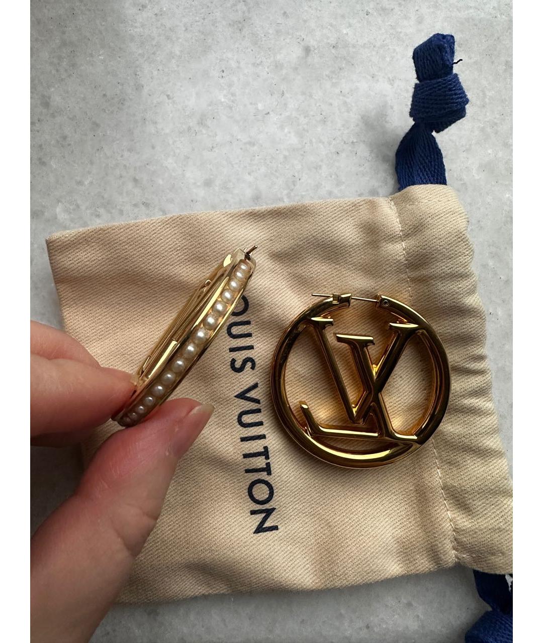 LOUIS VUITTON Золотые металлические серьги, фото 2