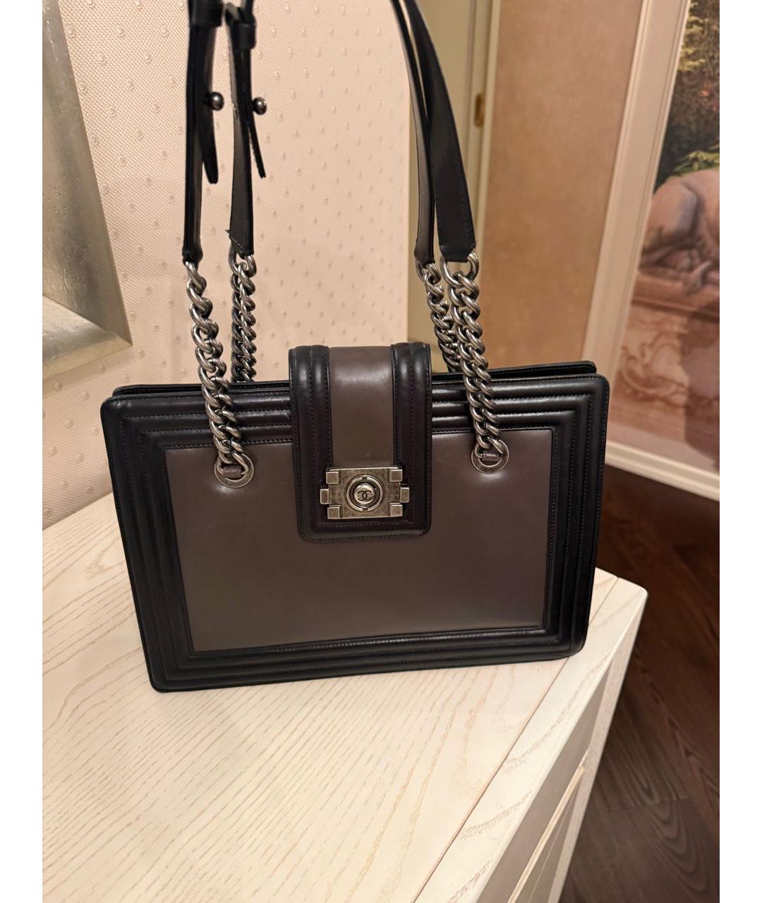 CHANEL Коричневая кожаная сумка через плечо, фото 2