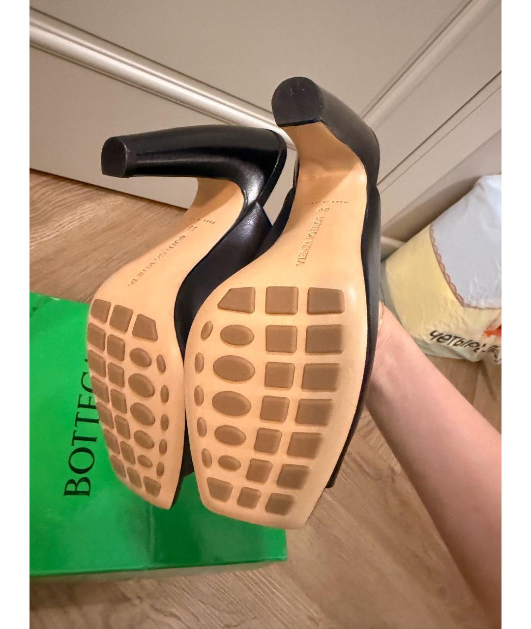 BOTTEGA VENETA Черные кожаные мюли, фото 8