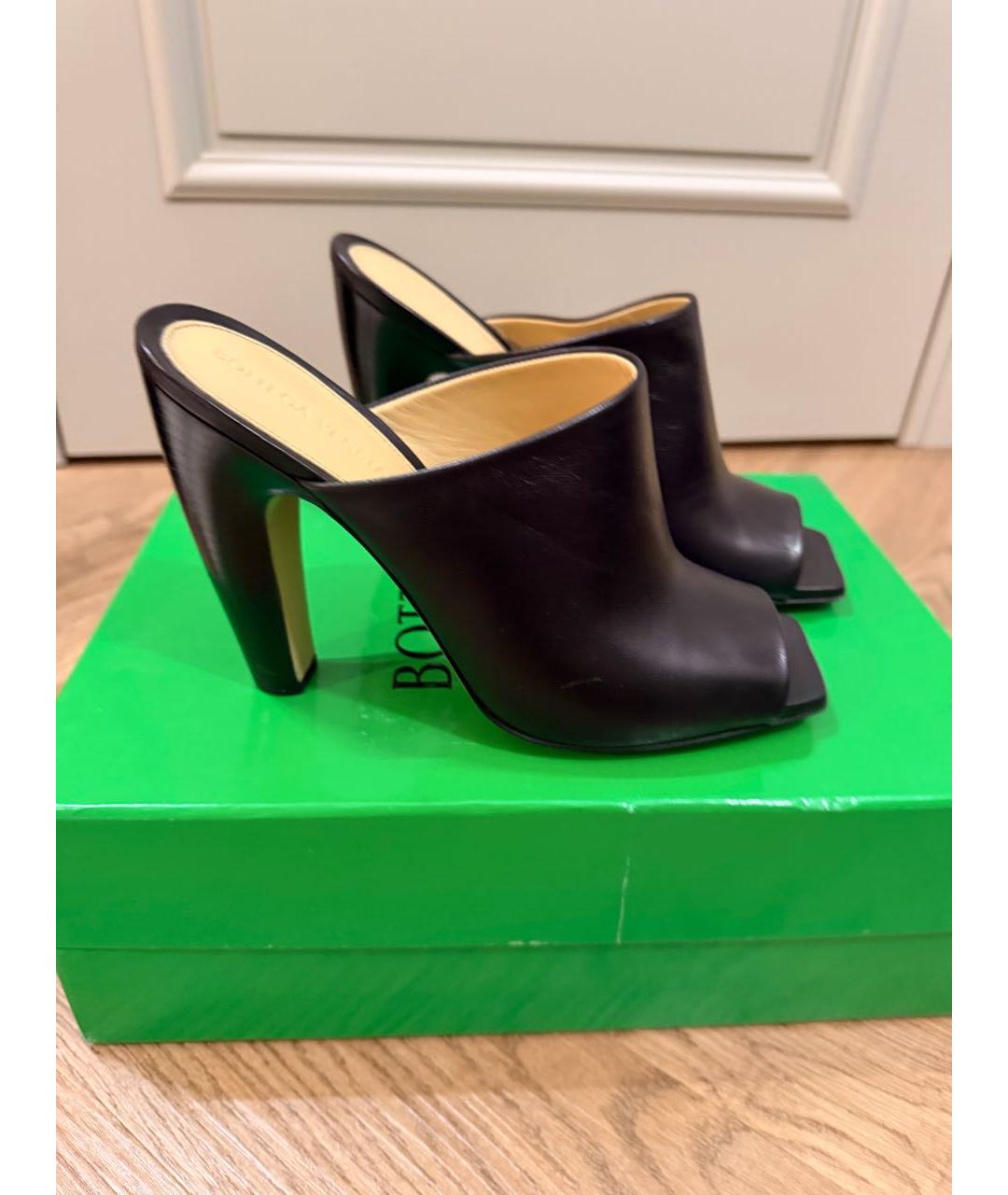 BOTTEGA VENETA Черные кожаные мюли, фото 9