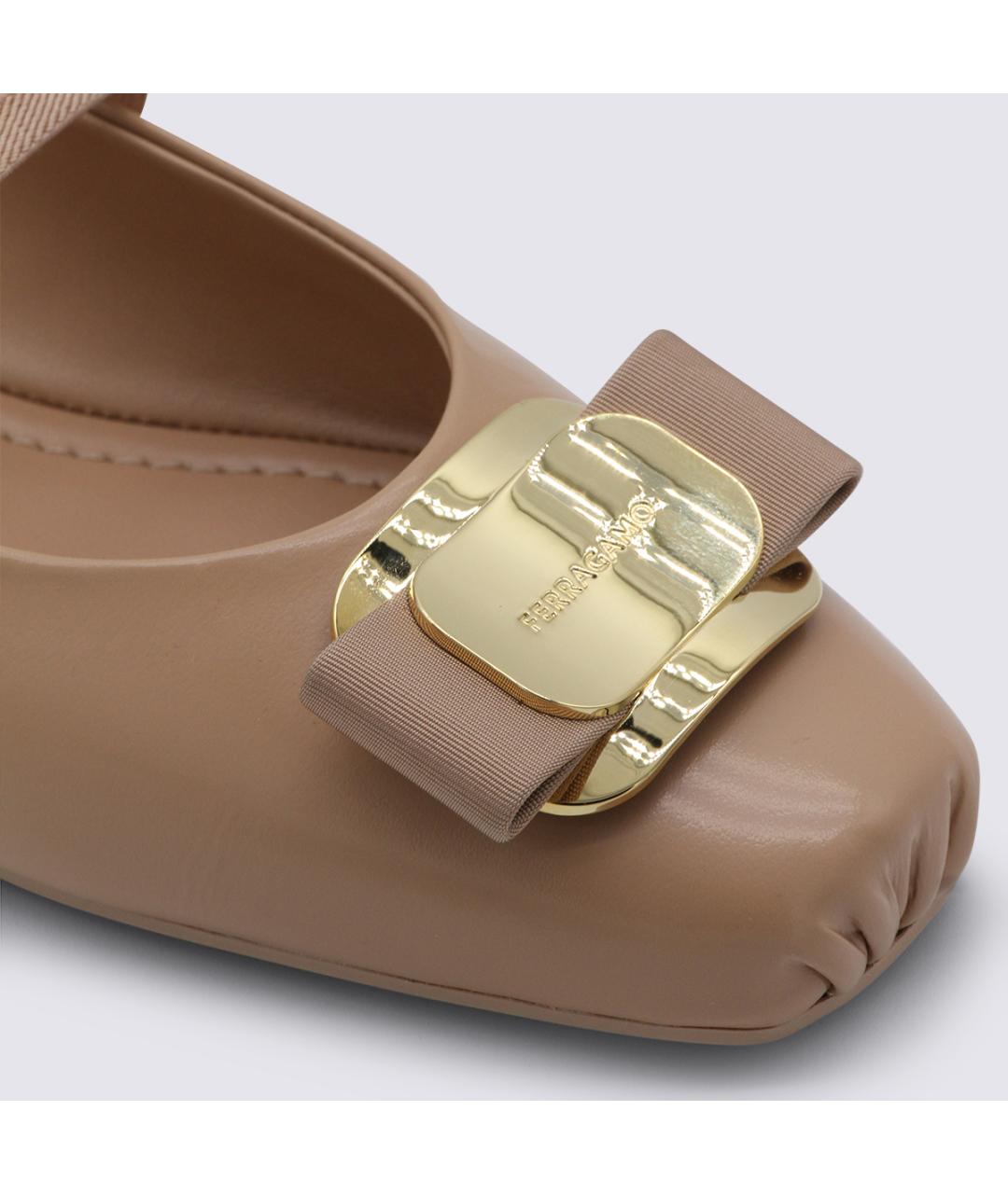 FERRAGAMO Бежевые кожаные балетки, фото 4