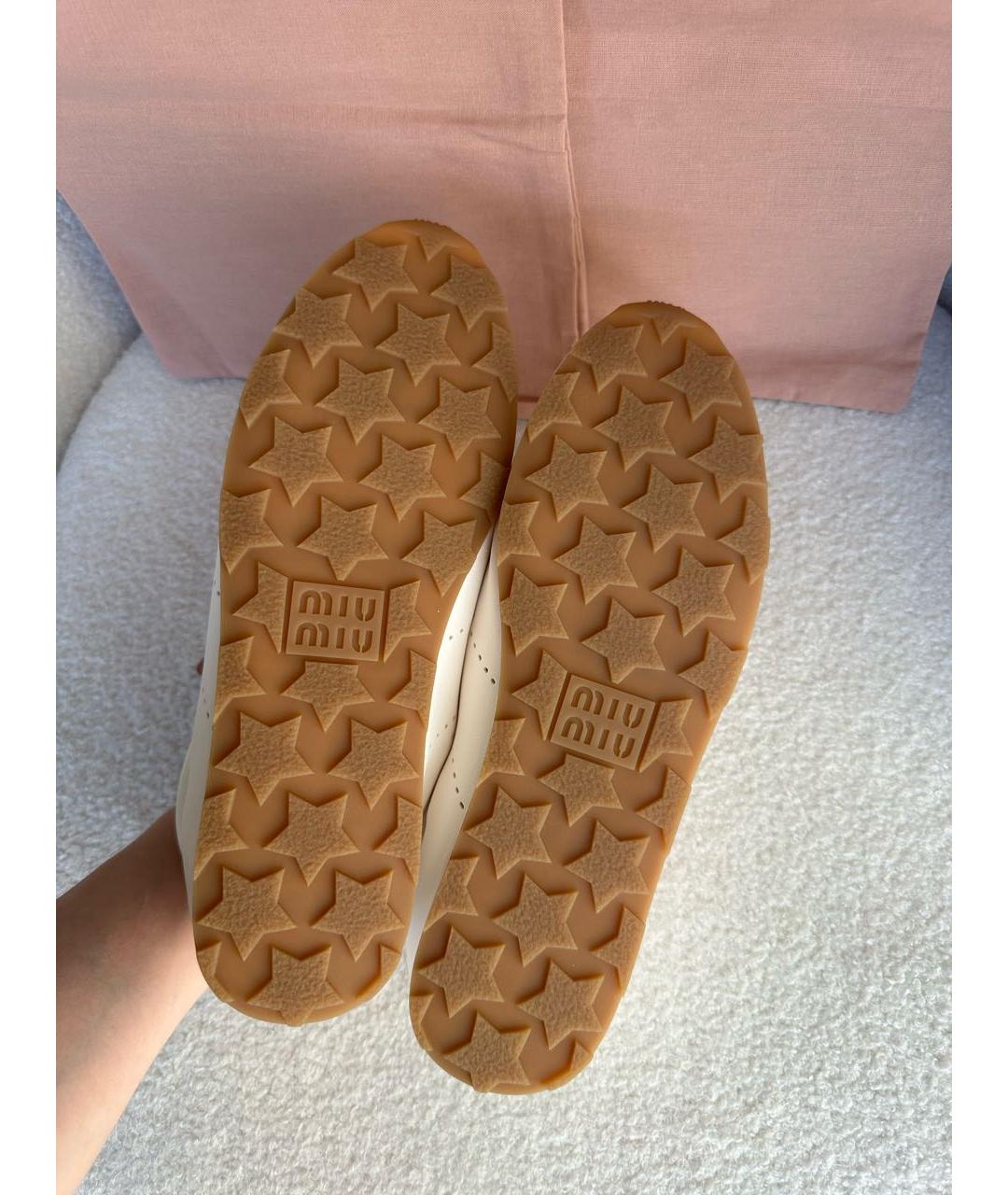 MIU MIU Белые замшевые кроссовки, фото 4