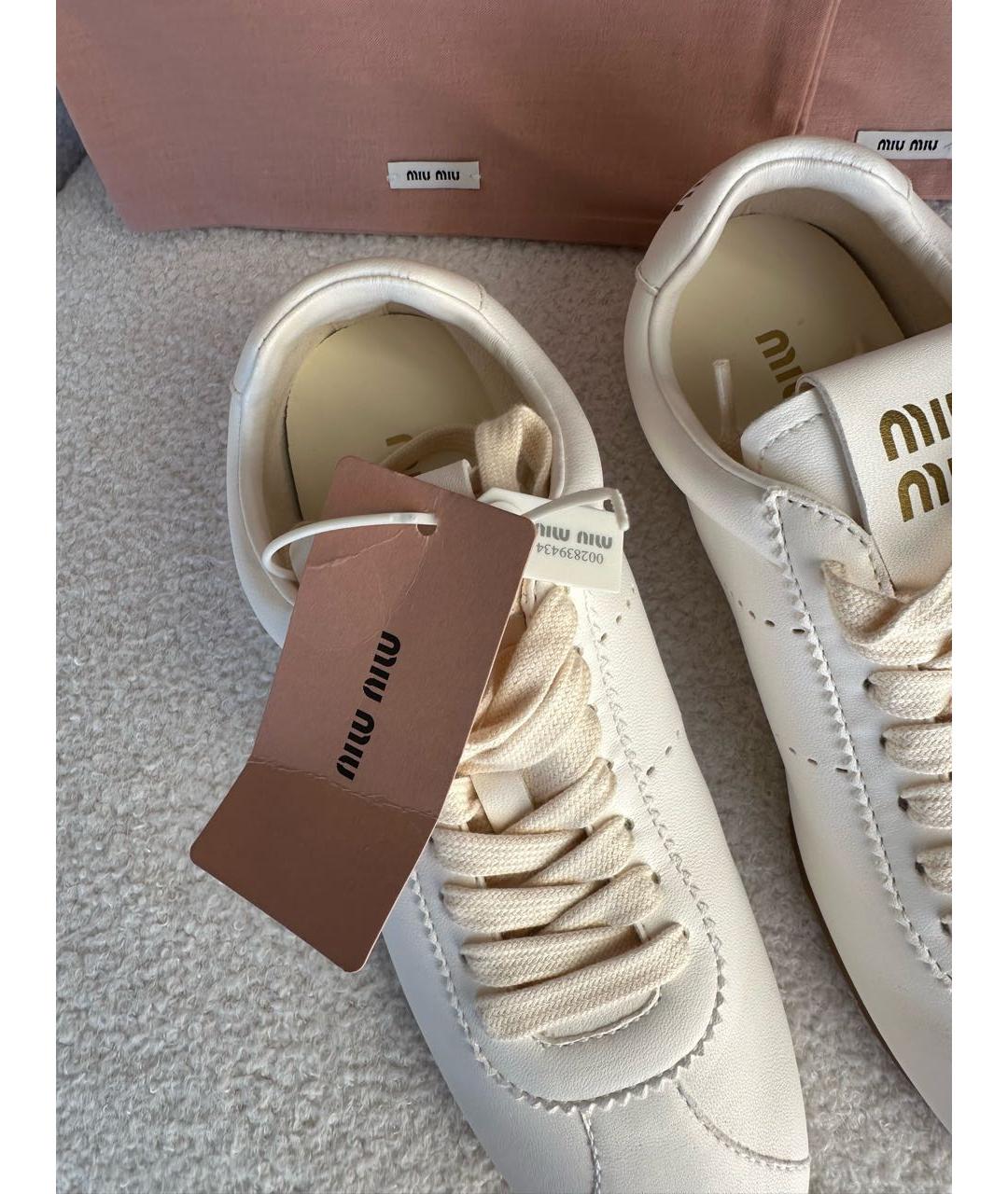MIU MIU Белые замшевые кроссовки, фото 3