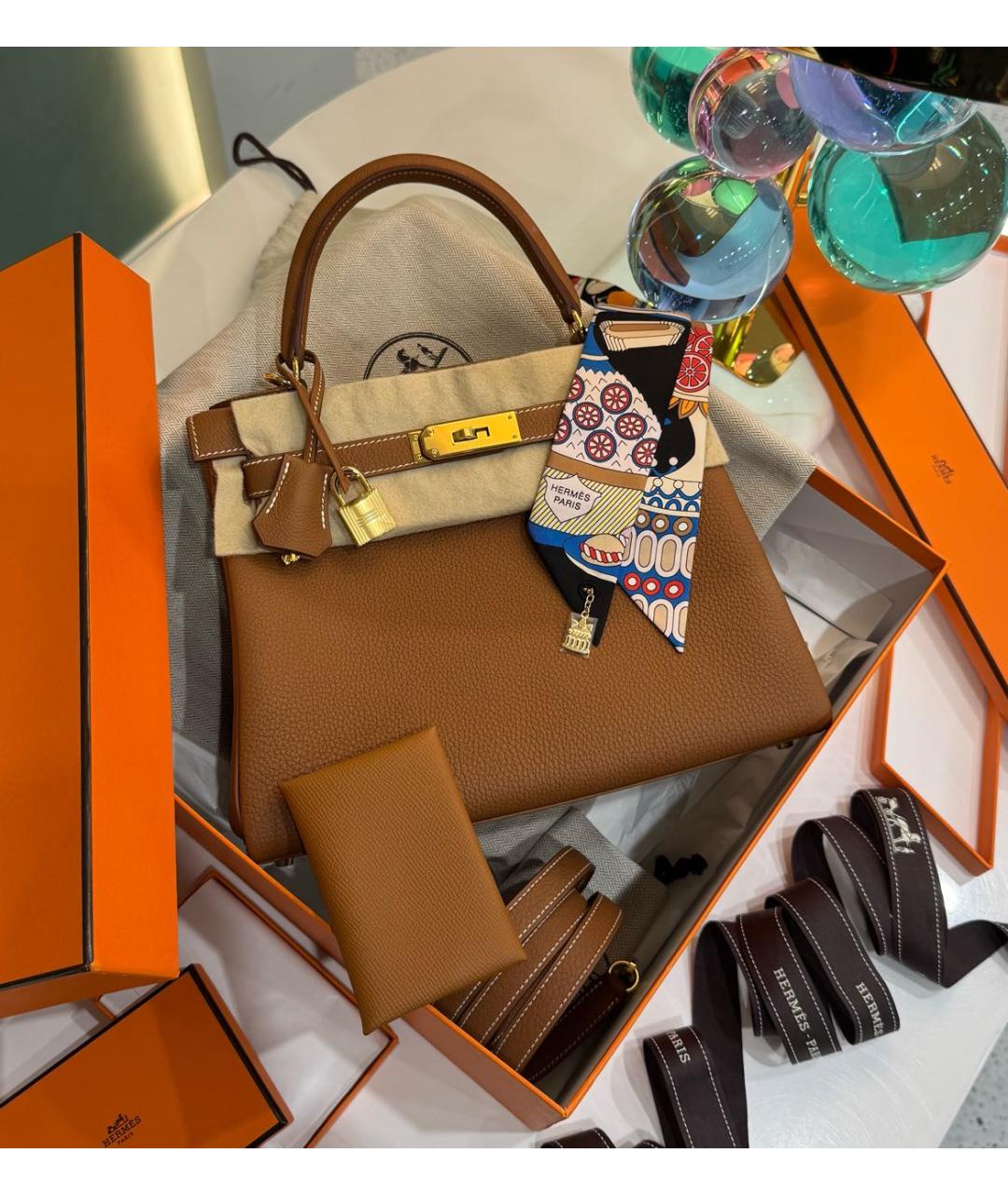 HERMES Коричневая кожаная сумка с короткими ручками, фото 5