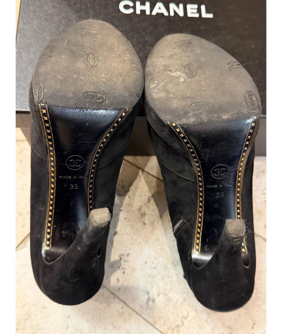 CHANEL Черные замшевые ботильоны, фото 4