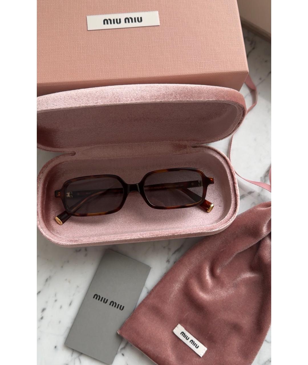 MIU MIU Коричневые пластиковые солнцезащитные очки, фото 5