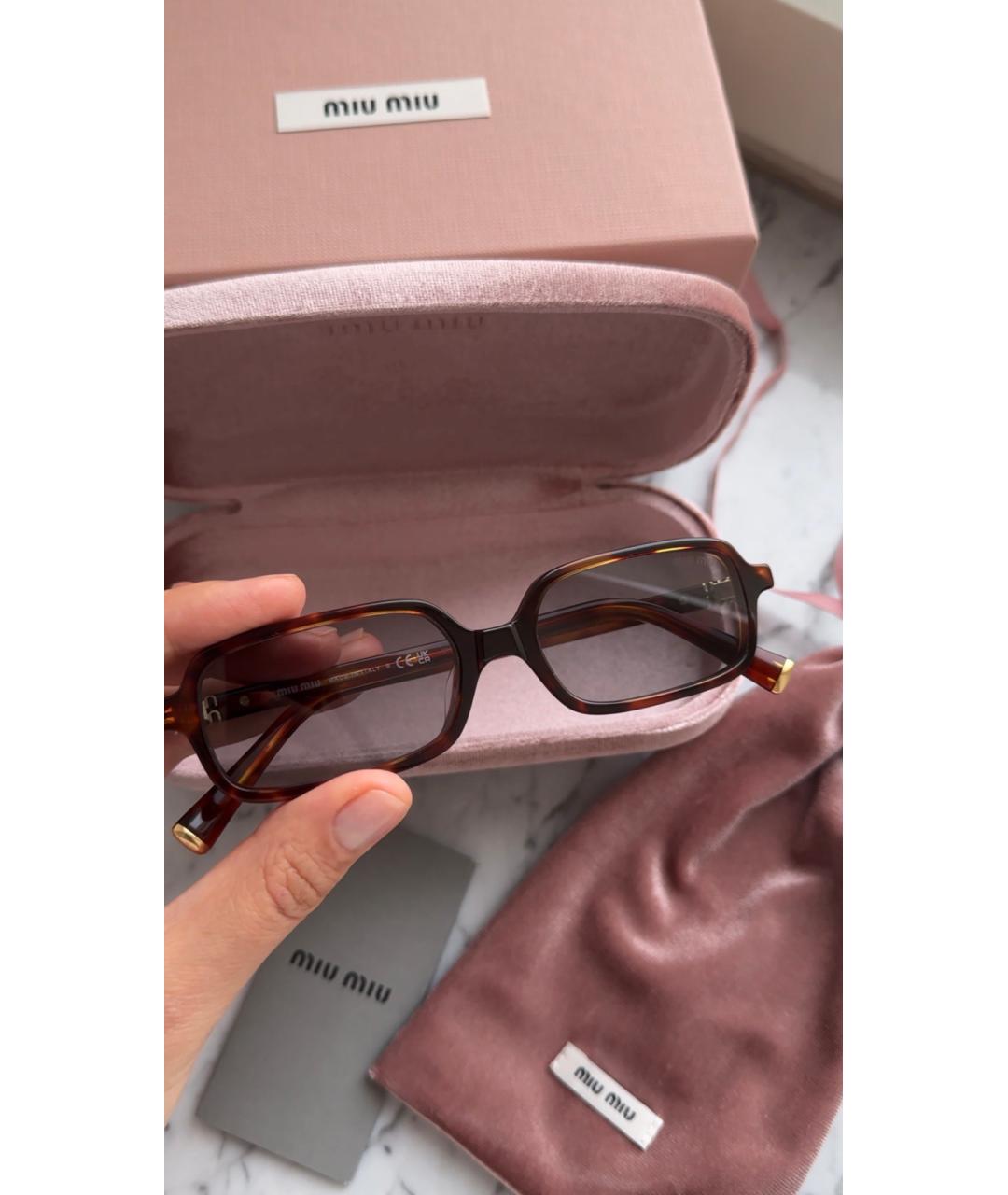 MIU MIU Коричневые пластиковые солнцезащитные очки, фото 6