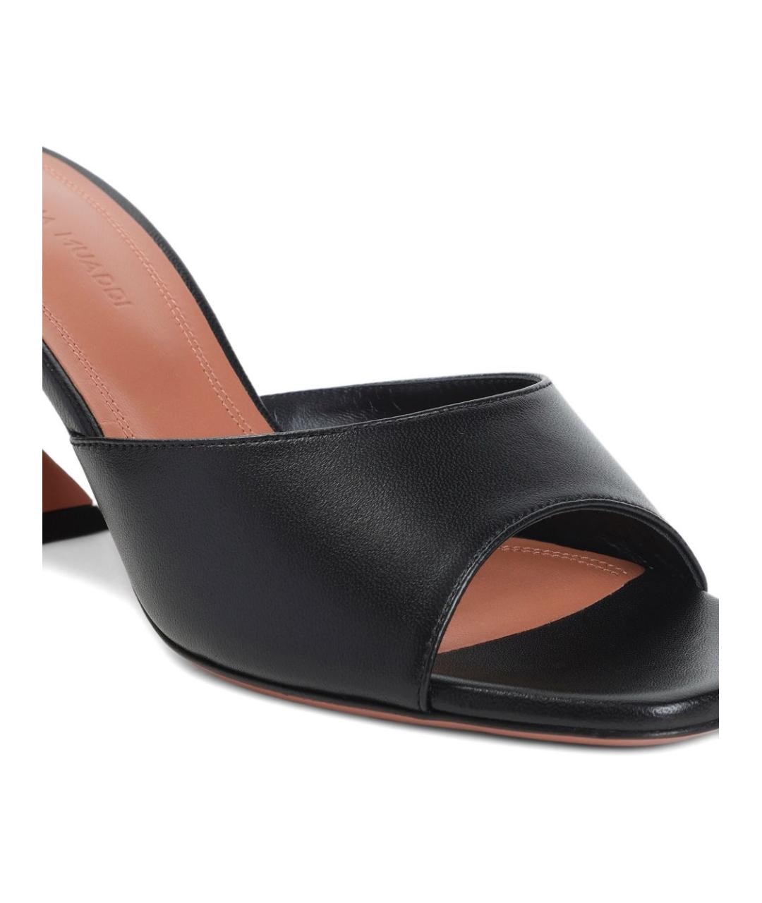 Amina Muaddi Черные кожаные мюли, фото 3