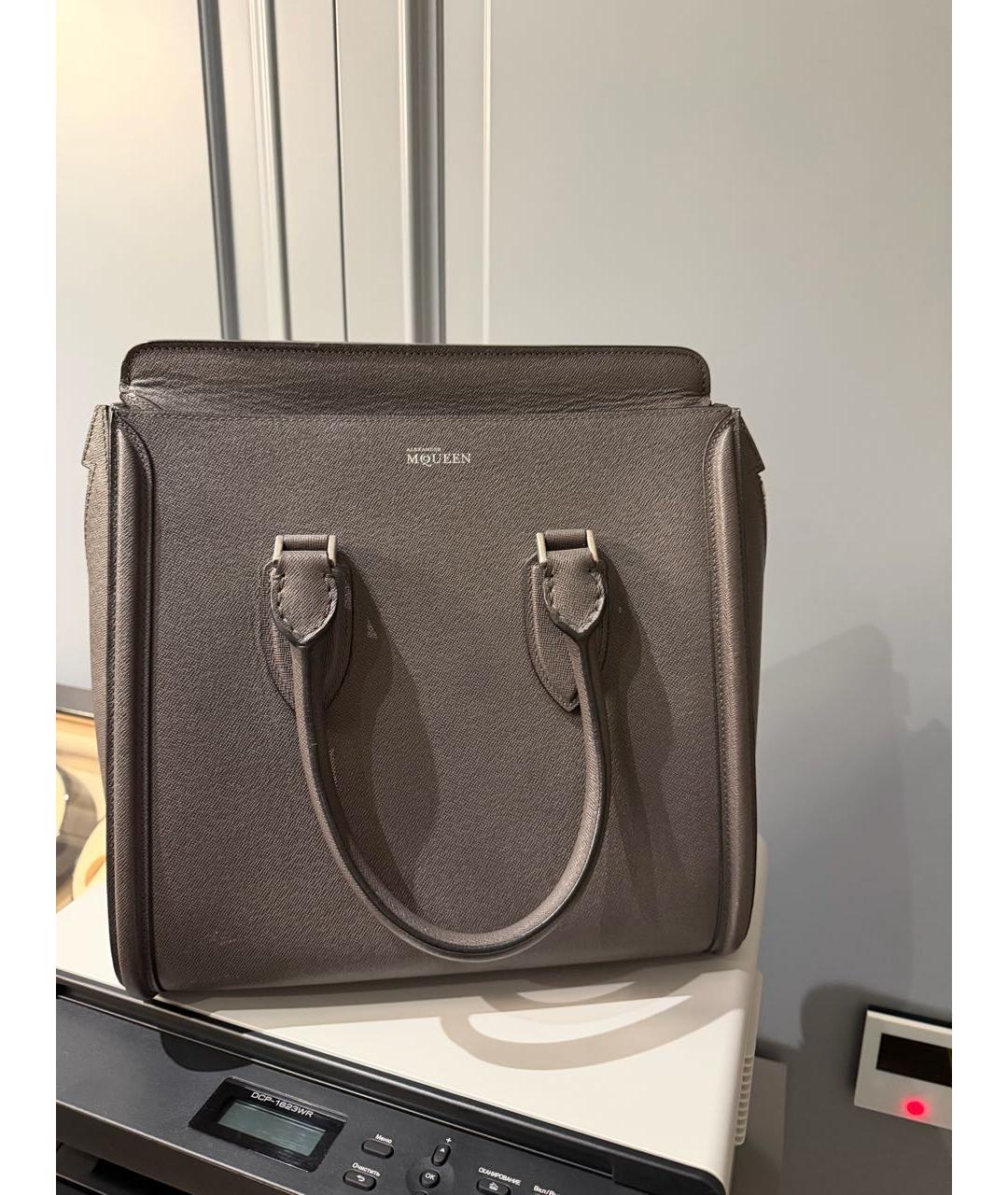 ALEXANDER MCQUEEN Серая кожаная сумка с короткими ручками, фото 2