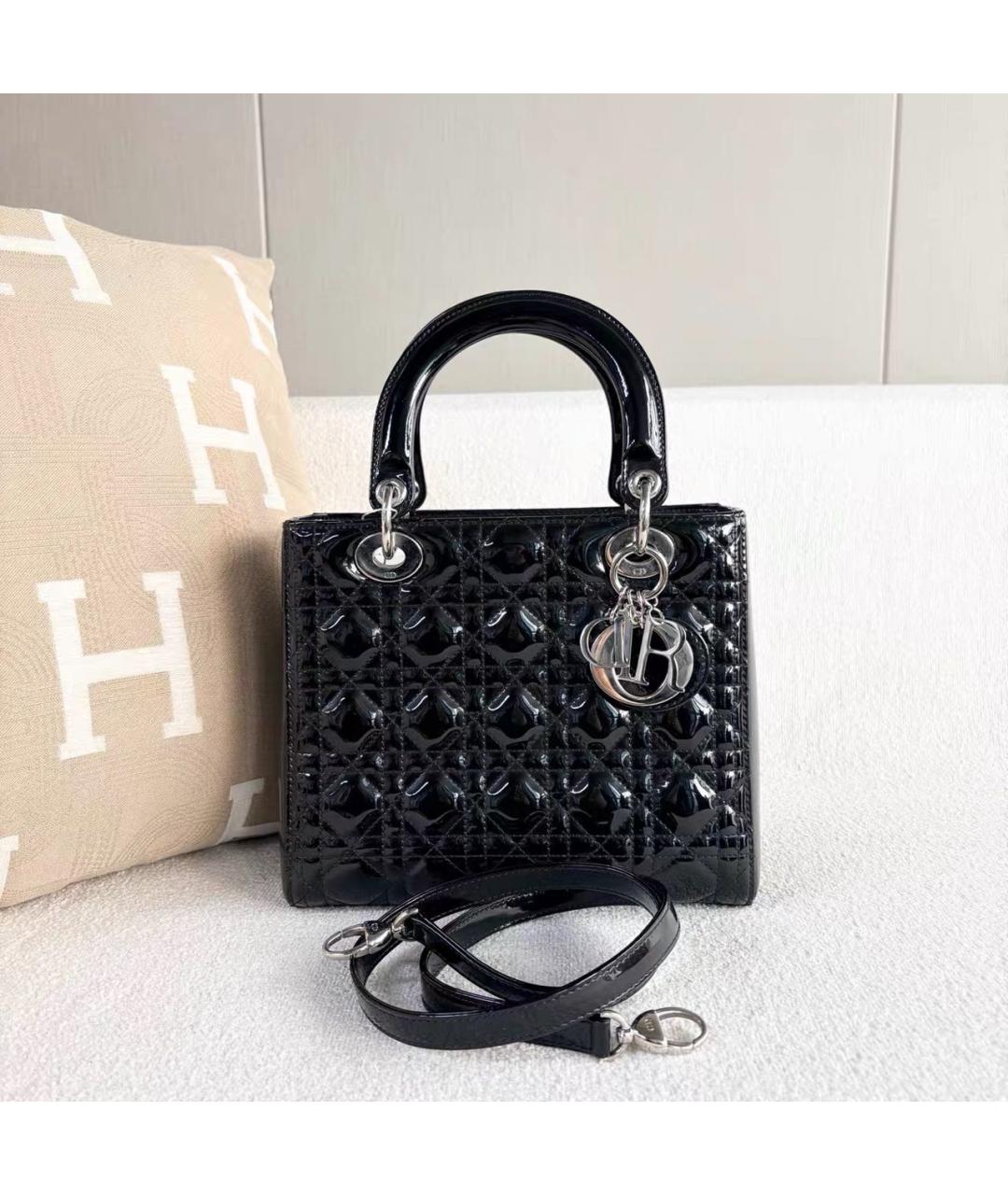 CHRISTIAN DIOR Черная сумка с короткими ручками из лакированной кожи, фото 8