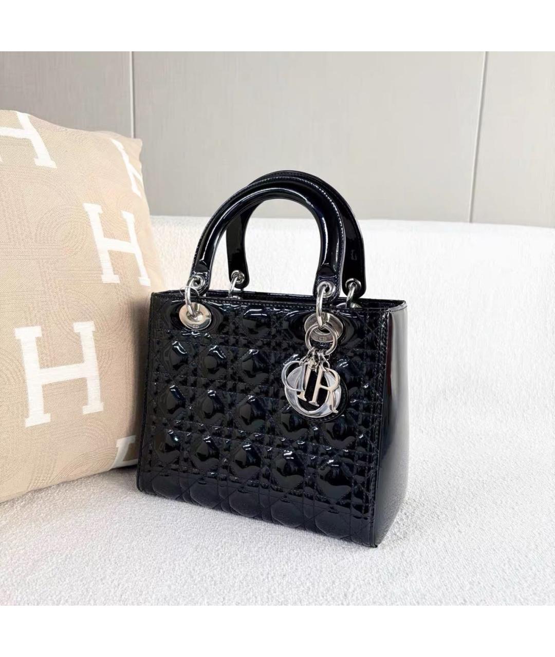 CHRISTIAN DIOR Черная сумка с короткими ручками из лакированной кожи, фото 6