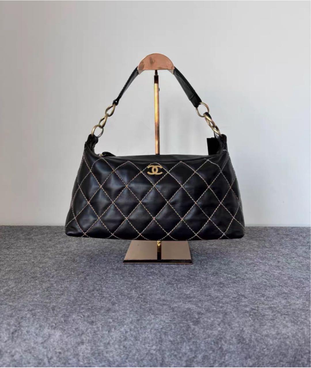 CHANEL Черная кожаная сумка с короткими ручками, фото 2