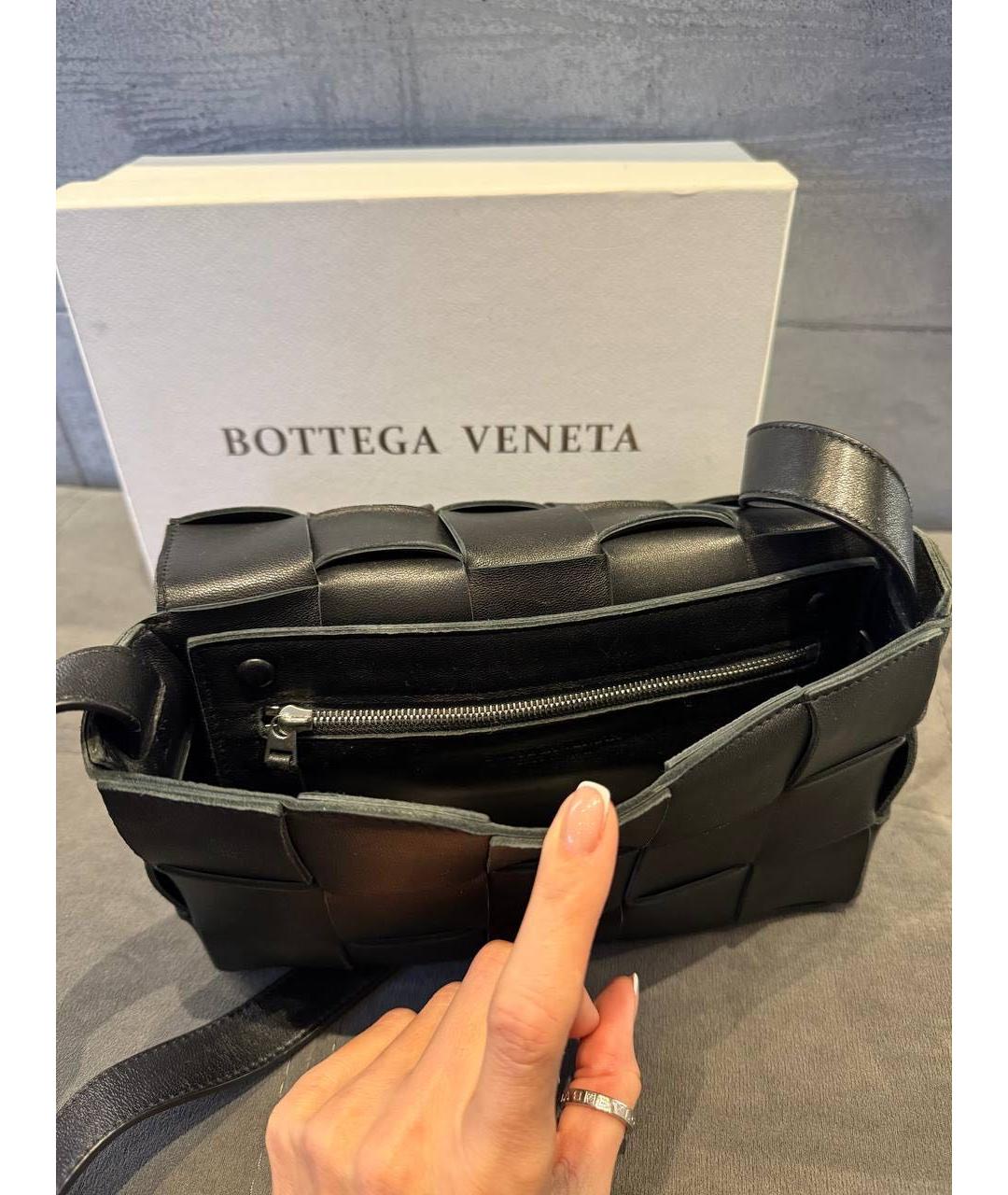 BOTTEGA VENETA Черная кожаная сумка через плечо, фото 3