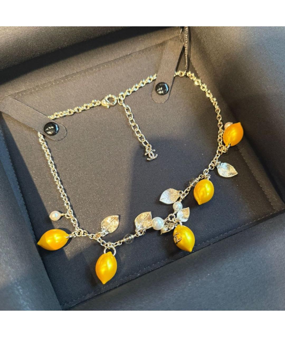 CHANEL Желтое металлическое колье, фото 4