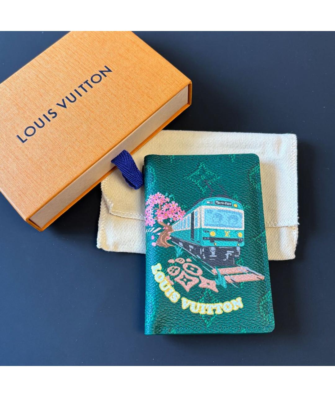 LOUIS VUITTON Зеленый кардхолдер, фото 3