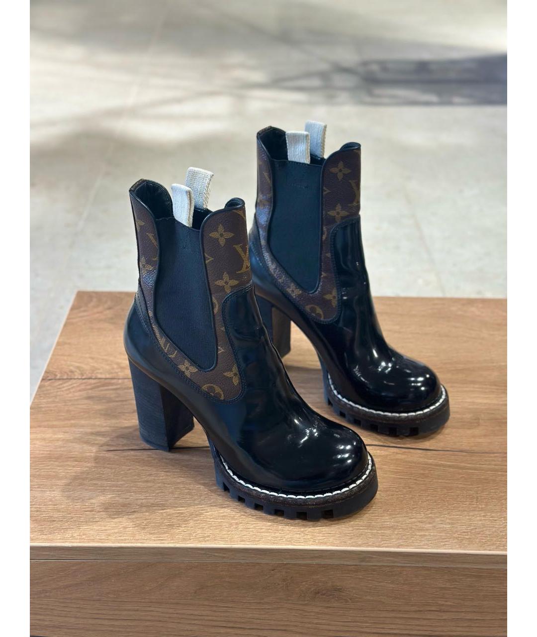 LOUIS VUITTON Черные ботильоны из лакированной кожи, фото 2