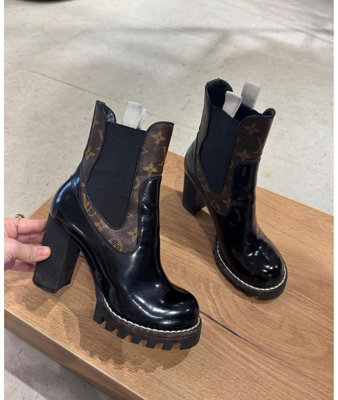 LOUIS VUITTON Черные ботильоны из лакированной кожи, фото 3