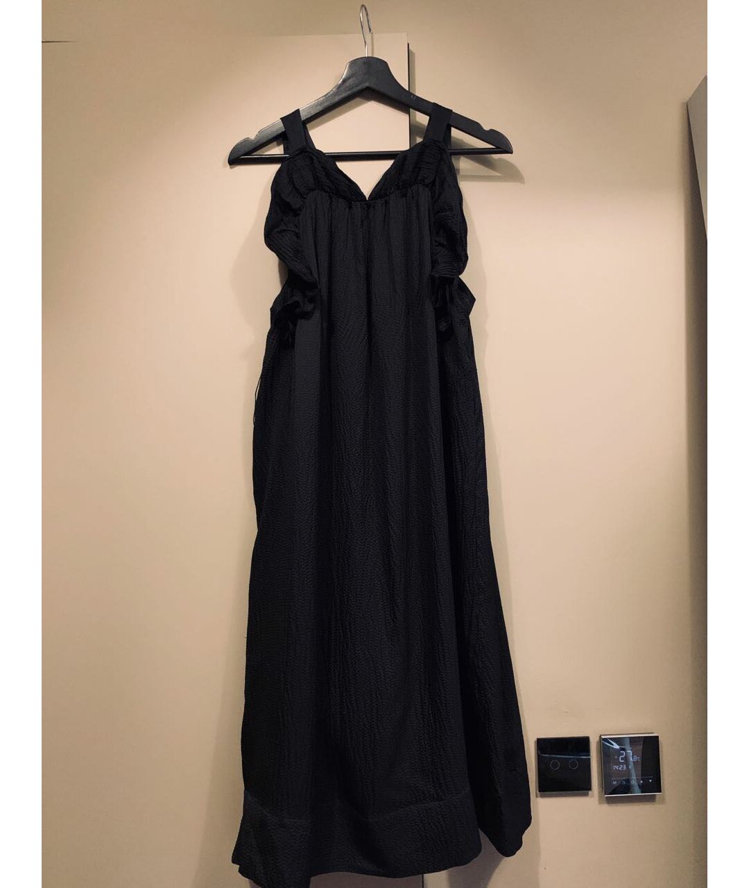 BCBG MAXAZRIA Черное шелковое повседневное платье, фото 2