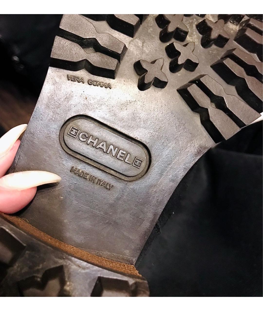 CHANEL Черные замшевые сапоги, фото 7