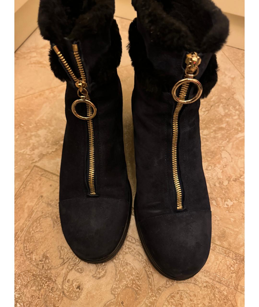 JIMMY CHOO Темно-синие замшевые ботинки, фото 2