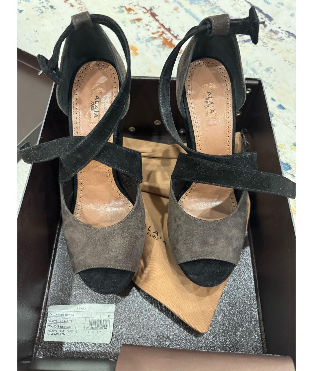 ALAIA Коричневые нубуковые босоножки, фото 5