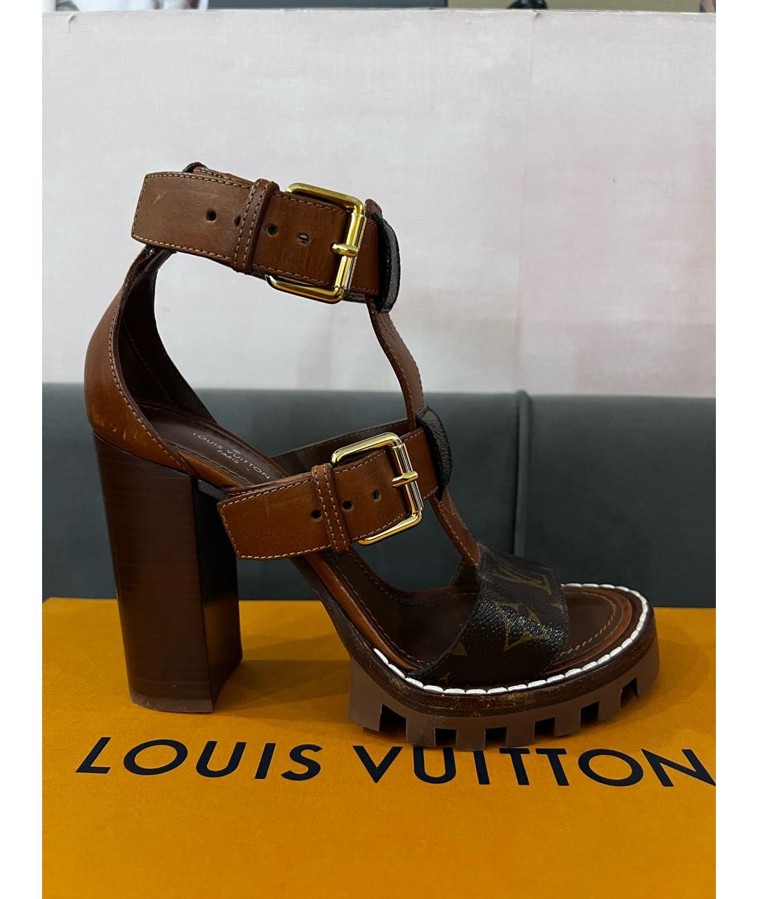 LOUIS VUITTON Коричневые кожаные босоножки, фото 9