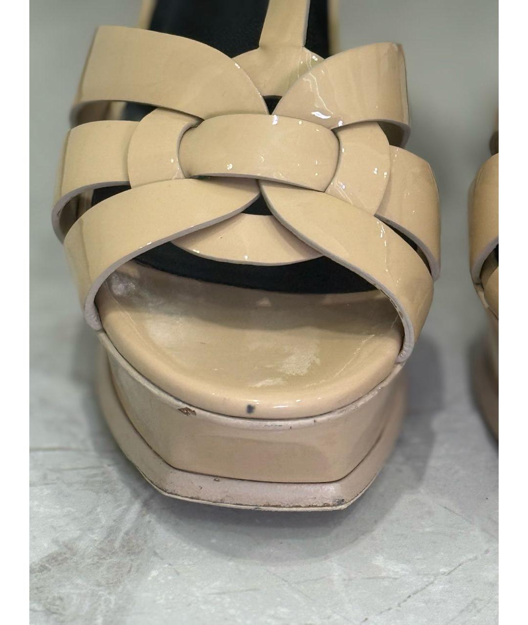 SAINT LAURENT Бежевые босоножки из лакированной кожи, фото 5