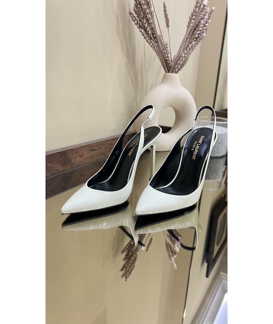 SAINT LAURENT Белые босоножки из лакированной кожи, фото 4