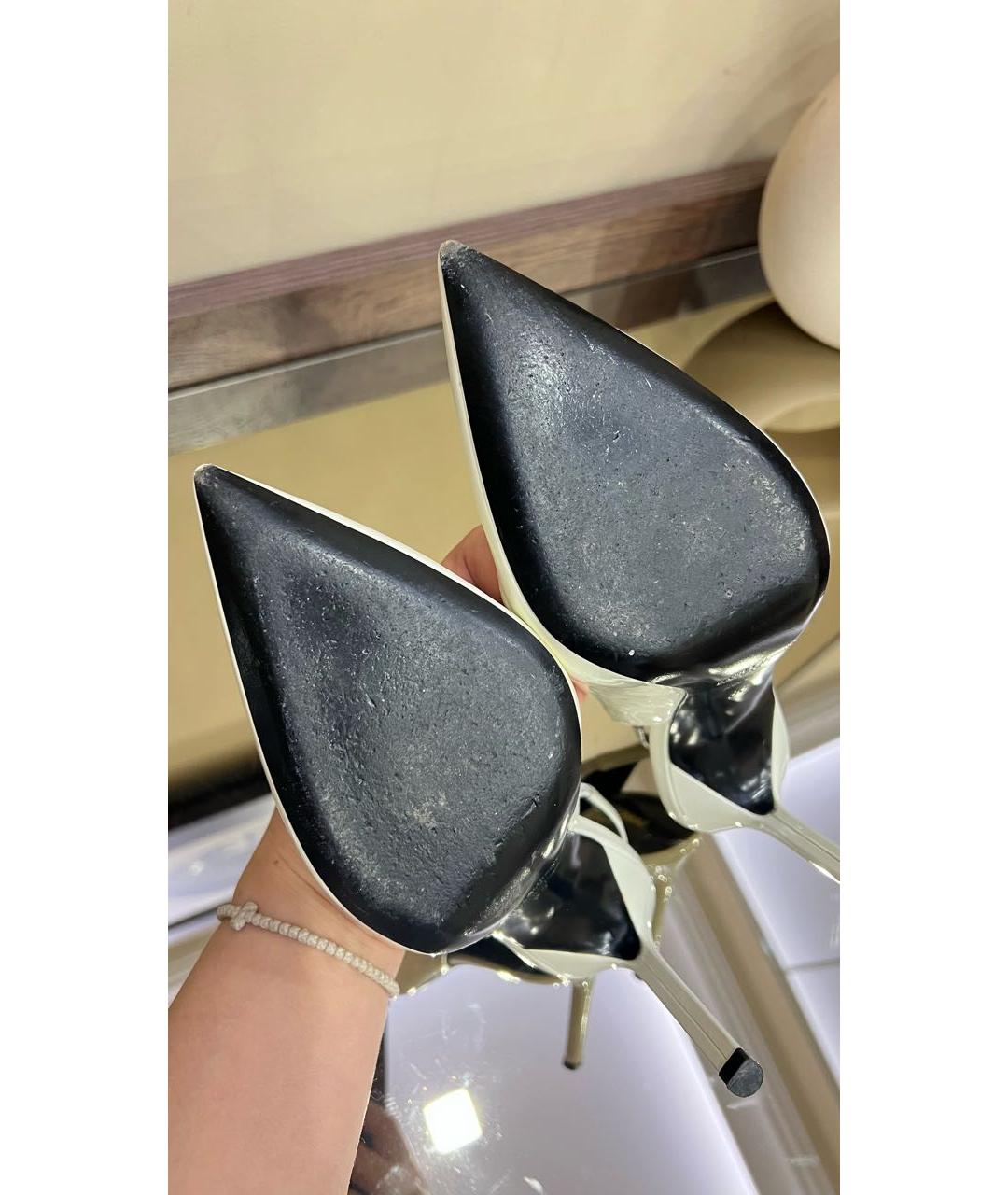 SAINT LAURENT Белые босоножки из лакированной кожи, фото 6