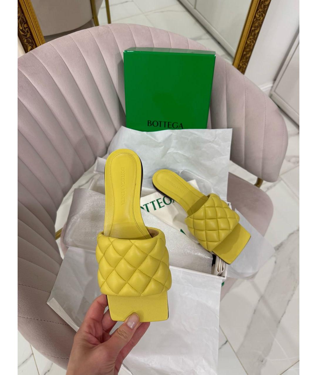 BOTTEGA VENETA Желтые кожаные шлепанцы, фото 2