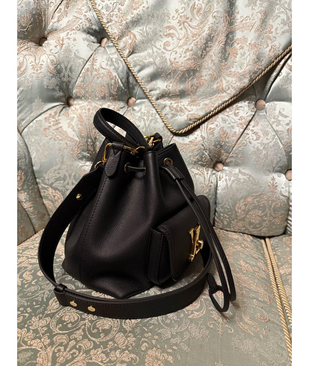 LOUIS VUITTON Черная кожаная сумка через плечо, фото 2