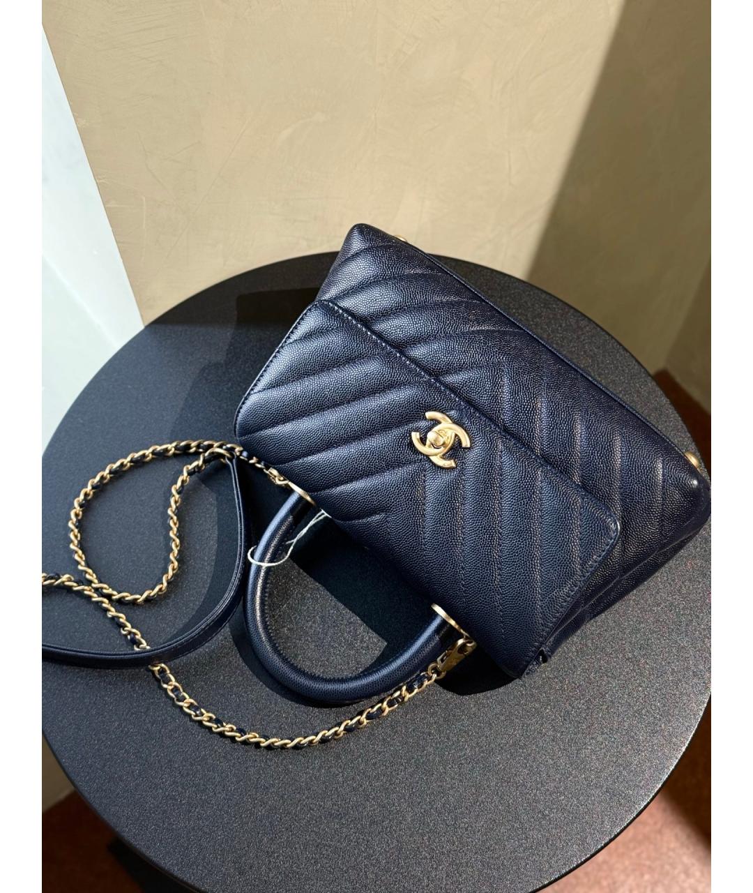 CHANEL Темно-синяя кожаная сумка с короткими ручками, фото 8