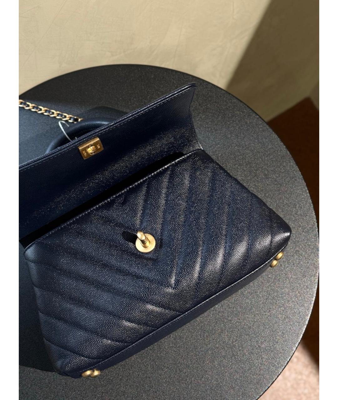 CHANEL Темно-синяя кожаная сумка с короткими ручками, фото 9