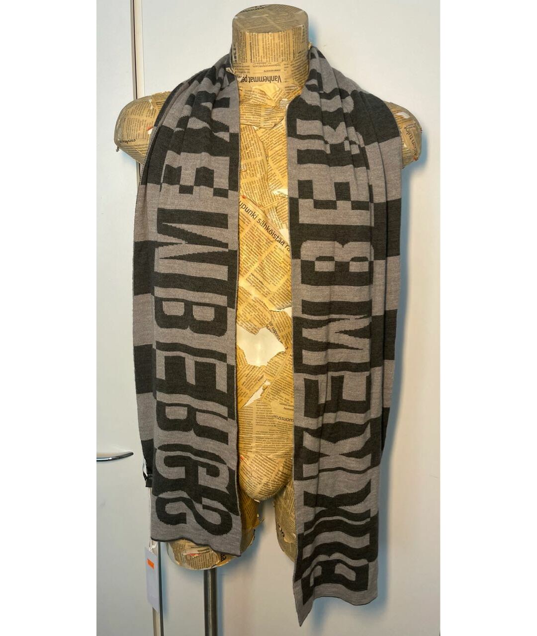 BIKKEMBERGS Серый шерстяной шарф, фото 4