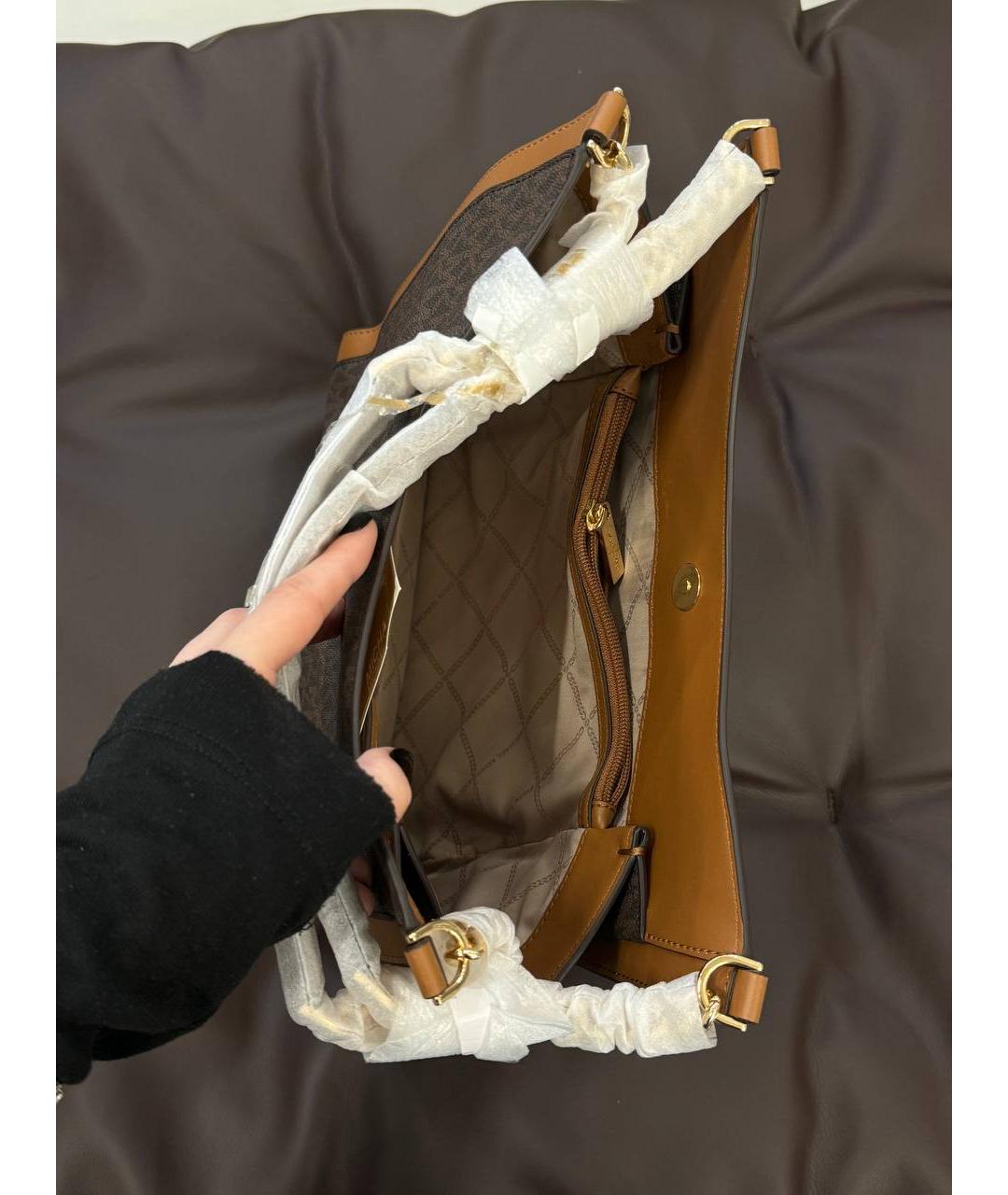 MICHAEL KORS Коричневая кожаная сумка через плечо, фото 5