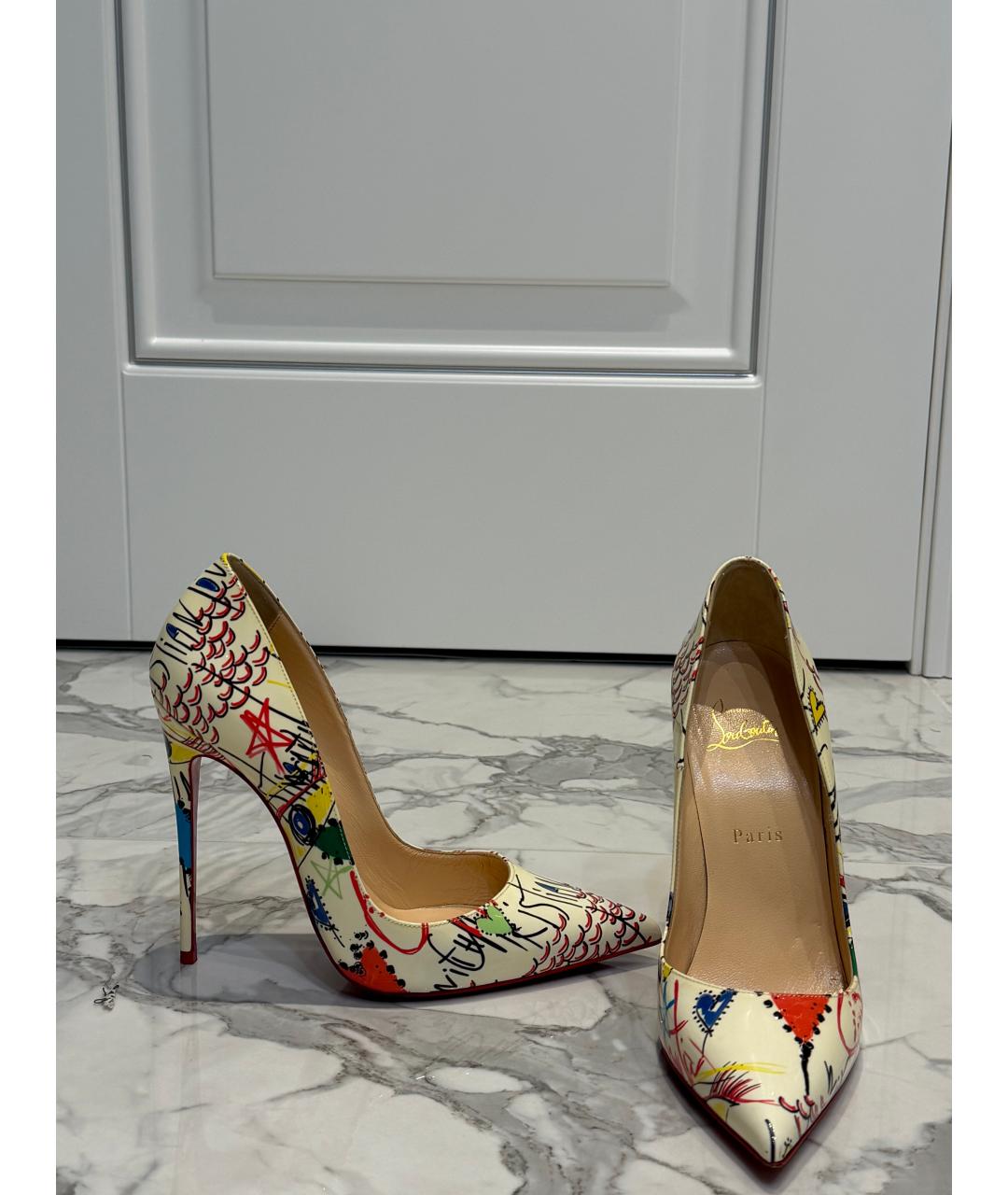 CHRISTIAN LOUBOUTIN Белые босоножки из лакированной кожи, фото 2