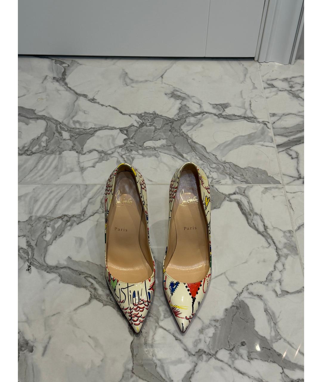 CHRISTIAN LOUBOUTIN Белые босоножки из лакированной кожи, фото 3